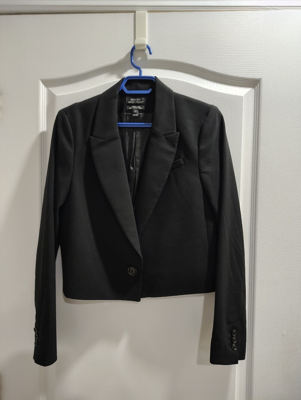RW&CO. Black Cropped Women's Blazer